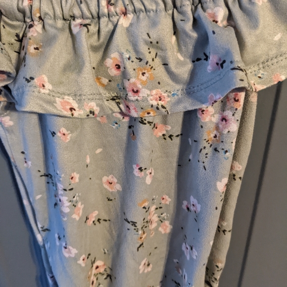 Bailey's Blossoms flutter sleeve top - Picture 3 of 5